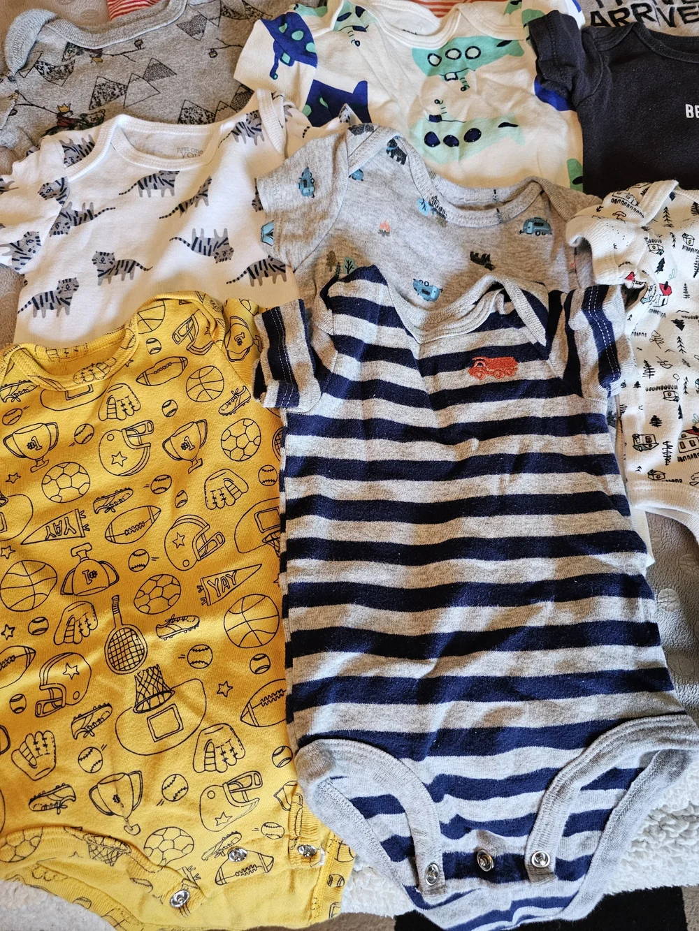 Baby Boys Mixed Onesie Bundle - Stripes, Graphics & Prints Size 3-6 Month